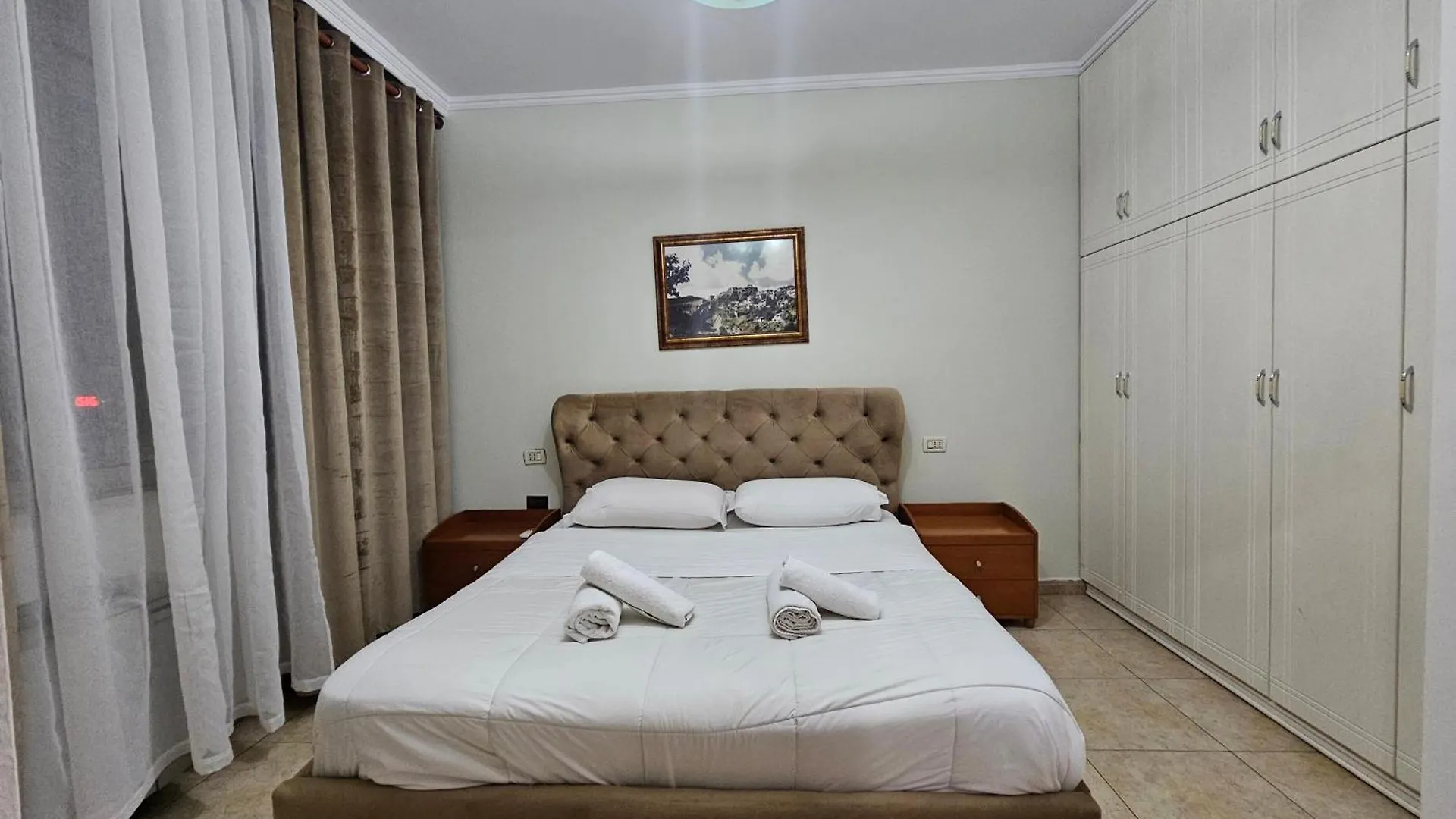 Skanderbeg Square Explorer Apartments Tirana