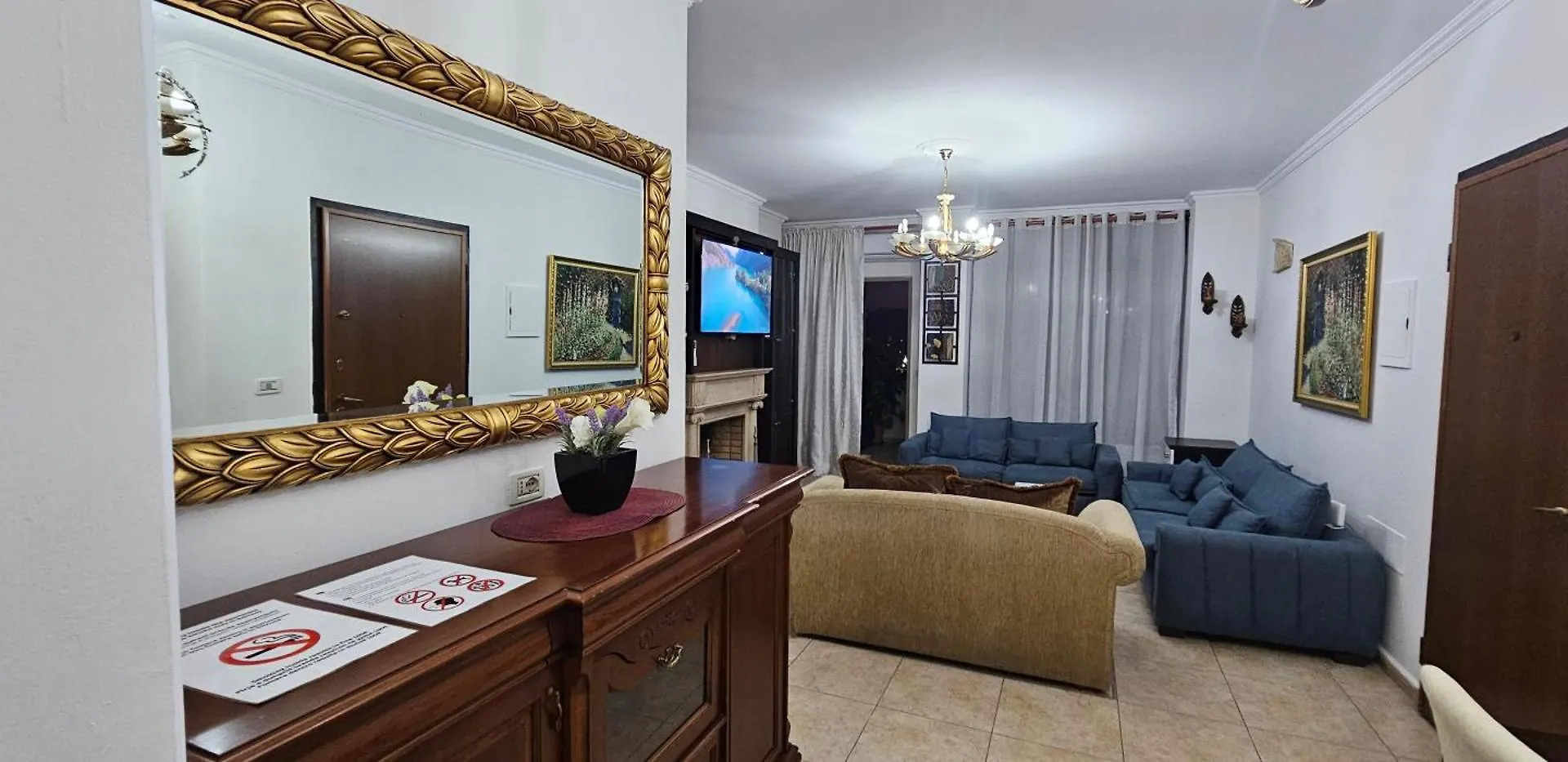 Skanderbeg Square Explorer Apartments Tirana Albánia